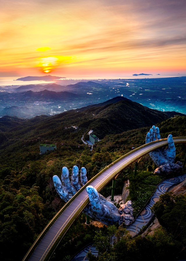 Cầu V&agrave;ng (KDL Sun World Ba Na Hills) &nbsp;