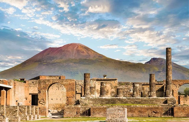 Một phần của th&agrave;nh phố Pompeii c&ograve;n s&oacute;t lại cho đến ng&agrave;y nay.