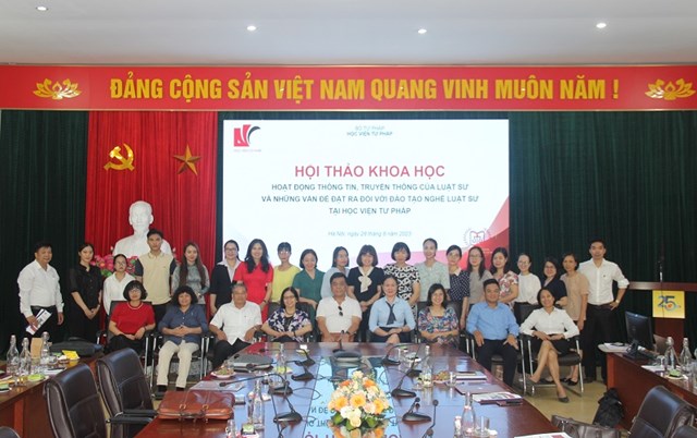 Hoạt động th&#244;ng tin, truyền th&#244;ng của luật sư v&#224; những vấn đề đặt ra đối với đ&#224;o tạo nghề luật sư - Ảnh 1