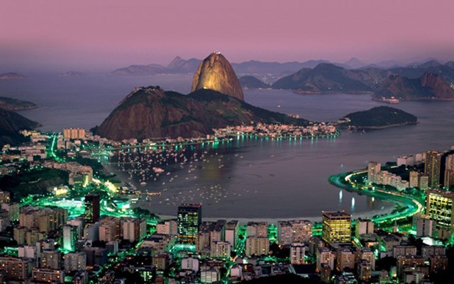 Ng&agrave;y nay, cảng Rio de Janeiro l&agrave; một trong những địa điểm nổi tiếng nhất ở Brazil.
