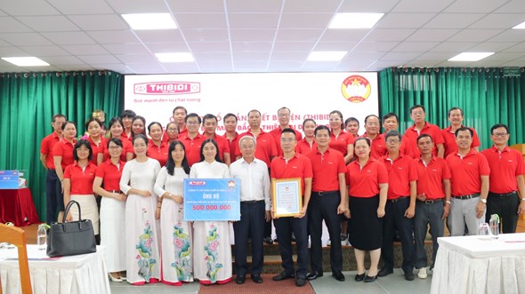 THIBIDI ủng hộ đồng b&agrave;o bị thiệt hại do thi&ecirc;n tai số tiền 500 triệu đồng. &nbsp;