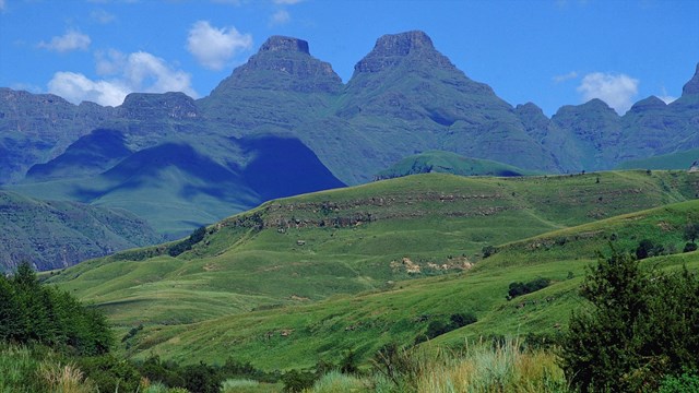 80% đất nước Lesotho nằm tr&ecirc;n độ cao 1.800m so với mực nước biển &nbsp;