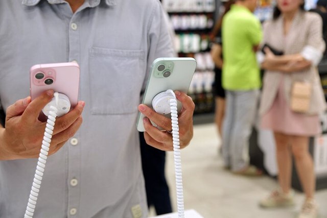 iPhone 15 đến tay người Việt trong đ&#234;m - Ảnh 8