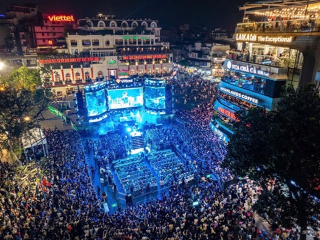 Prime&rsquo;s Night concert nằm trong Lễ Khai mạc giải chạy VPIM 2024, thu h&uacute;t h&agrave;ng ngh&igrave;n kh&aacute;n giả