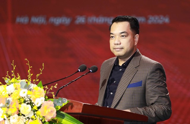 TS.Mạc Quốc Anh.