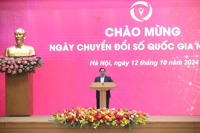 Thủ tướng vui mừng nhận thấy chuyển đổi số quốc gia, kinh tế số đạt được nhiều kết quả t&iacute;ch cực, c&oacute; t&aacute;c động, ảnh hưởng s&acirc;u rộng đến mọi mặt kinh tế, x&atilde; hội - Ảnh: VGP/Nhật Bắc &nbsp;