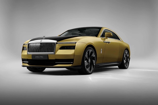 Rolls Royce giới thiệu xe chạy điện đầu ti&#234;n, gi&#225; khởi điểm từ 413.500 USD - Ảnh 1