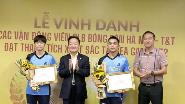 Bầu Hiển thưởng lớn cho Mai Ngọc v&agrave; Anh Ho&agrave;ng sau tấm huy chương v&agrave;ng SEA Games 32.