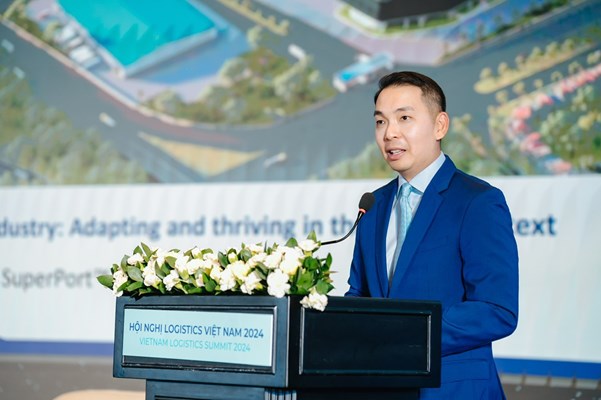 Tiến sĩ Yap Kwong Weng, CEO Việt Nam SuperPort&trade; &nbsp;ph&aacute;t biểu tại Hội nghị Logistics Việt Nam 2024 &nbsp;