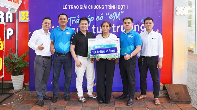 KH Cao Thị Đ&agrave;i Trang nhận Giải Nh&igrave; trị gi&aacute; 10.000.000 đồng &nbsp;