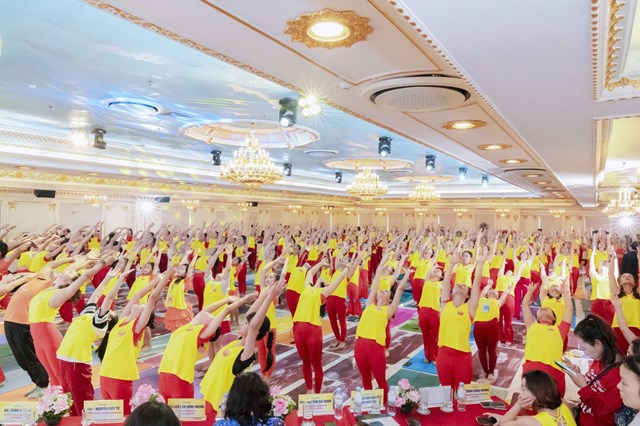 Gần 600 VĐV thuộc c&aacute;c CLB Yoga trong tỉnh Thanh H&oacute;a v&agrave; c&aacute;c tỉnh, th&agrave;nh phố tham gia festival.