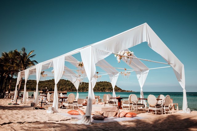 Đám cưới bên bãi biển - JW Marriott Phu Quoc Emerald Bay Resort