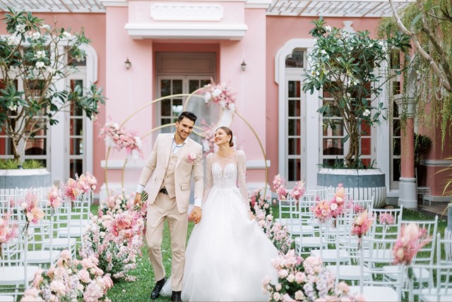 Đám cưới tại sân vườn Pink Pearl - JW Marriott Phu Quoc Emerald Bay Resort