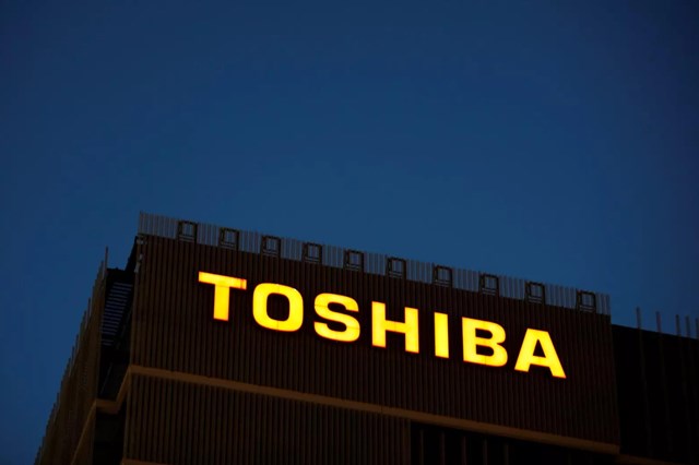 Lợi nhuận hoạt động của Toshiba giảm 94% trong nửa năm.