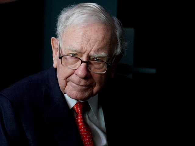 Nh&agrave; đầu tư thi&ecirc;n t&agrave;i Warren Buffett đầu tư v&agrave;o ng&agrave;nh y tế.