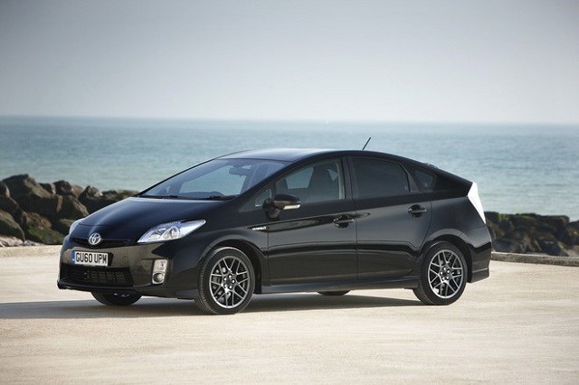 Toyota Prius, xếp vị tr&iacute; thứ 6 với mức giảm 7% tương đương 1.247 USD trong dịp Black Friday.