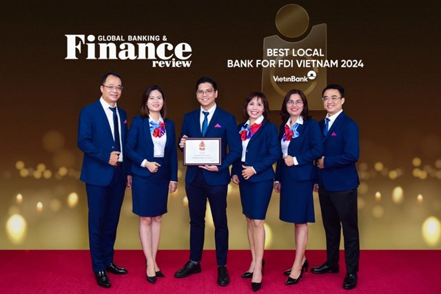 VietinBank nhận Giải thưởng &ldquo;Ng&acirc;n h&agrave;ng nội địa tốt nhất cho doanh nghiệp FDI tại Việt Nam&rdquo;Năm 2024 ghi nhận cột mốc mới khi lần đầu ti&ecirc;n VietinBank nhận Giải thưởng &ldquo;Ng&acirc;n h&agrave;ng nội địa tốt nhất cho doanh nghiệp FDI tại Việt Nam&rdquo; do Tạp ch&iacute; Global Banking and Finance Review trao tặng.