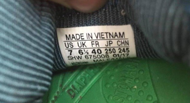 H&agrave;ng h&oacute;a Trung Quốc bị tuồn v&agrave;o Việt Nam để lấy m&aacute;c Made in Vietnam&nbsp;