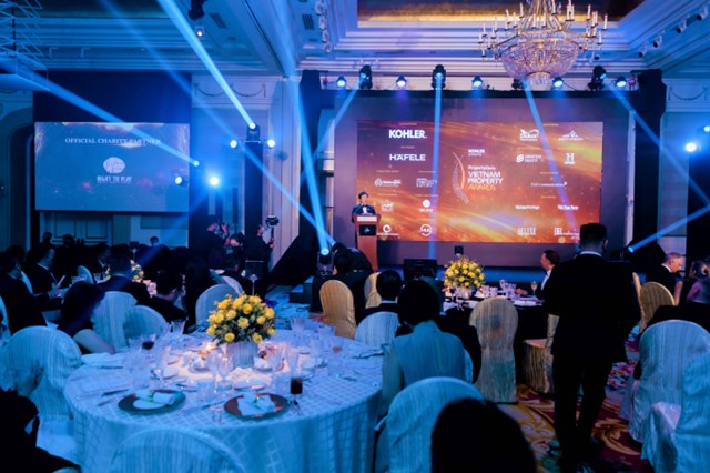 Hưng Thịnh Land lập c&#250; đ&#250;p trong đ&#234;m trao giải PropertyGuru Vietnam Property Awards 2021 - Ảnh 1