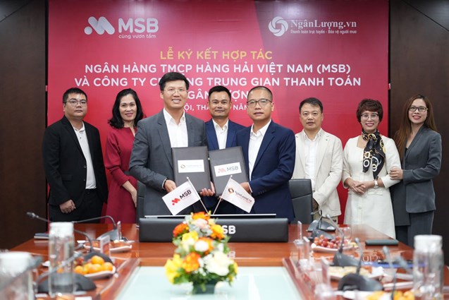 Đại diện MSB v&agrave; Ng&acirc;n Lượng tại lễ k&yacute; kết MOU &nbsp;