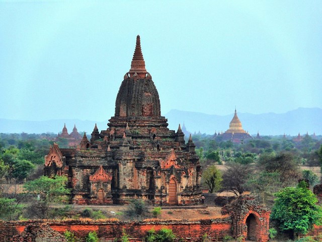 Mỗi ng&ocirc;i ch&ugrave;a, đền tại Bagan đều l&agrave; một t&aacute;c phẩm nghệ thuật tuyệt vời.