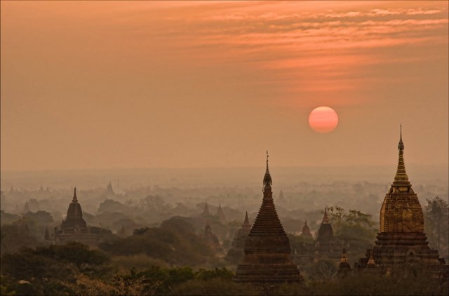 &nbsp;Khung cảnh mặt trời mọc tuyệt diệu tại Bagan