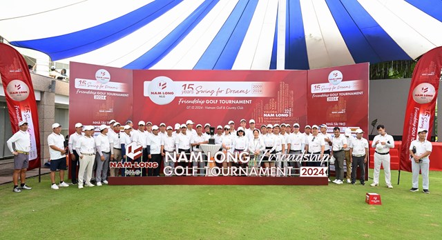 Giải golf &ldquo;Nam Long Friendship Golf Tournament 2024&rdquo; gắn liền với chương tr&igrave;nh học bổng &ldquo;Swing for Dreams&rdquo; lần thứ 15 được tổ chức với sự tham dự của c&aacute;c mạnh thường qu&acirc;n c&aacute; nh&acirc;n v&agrave; đối t&aacute;c th&acirc;n hữu