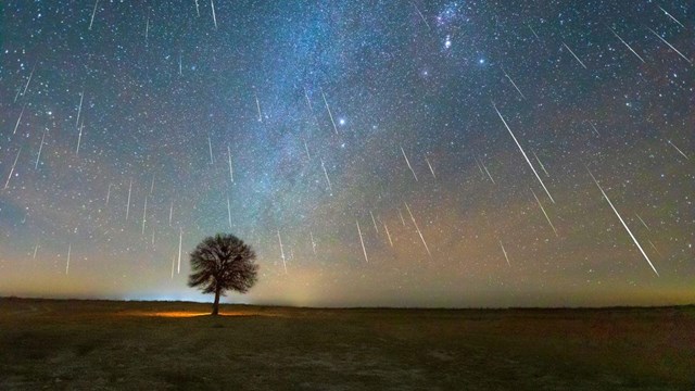 Mưa sao băng Geminids - Ảnh: SPACE.COM