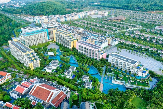 Khu nghỉ dưỡng Premier Residences Phu Quoc Emerald Bay nằm trong tổ hợp b&atilde;i Kem của Sun Group.