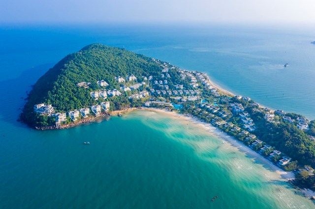 Premier Village Phu Quoc Resort tọa lạc tại dải đất hai mặt biển hiếm c&oacute; - Mũi &Ocirc;ng Đội