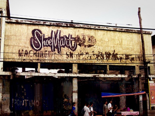 Cửa h&agrave;ng ShoeMart đầu ti&ecirc;n tại Philippines.