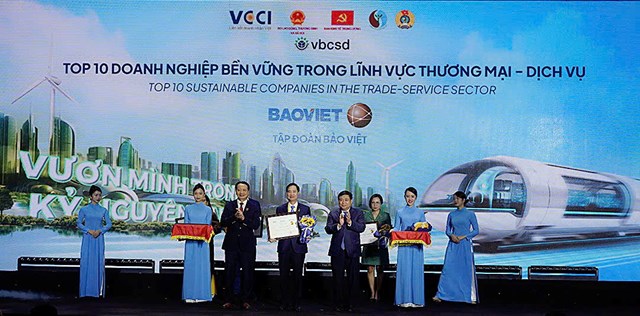 Bảo Việt nhận giải Top 10 Doanh nghiệp bền vững trong lĩnh vực thương mại-dịch vụ