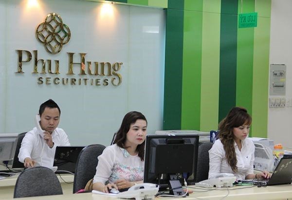 Chứng khoán Phú Hưng (PHS) lên kế hoạch kinh doanh 2025 tham vọng với lãi ròng gần 104 tỷ đồng