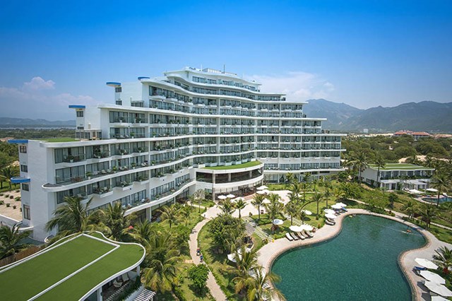 Cam Ranh Riviera, resort 5 sao đầu tiên của tập đoàn Crystal Bay tại Bãi Dài (Nha Trang).