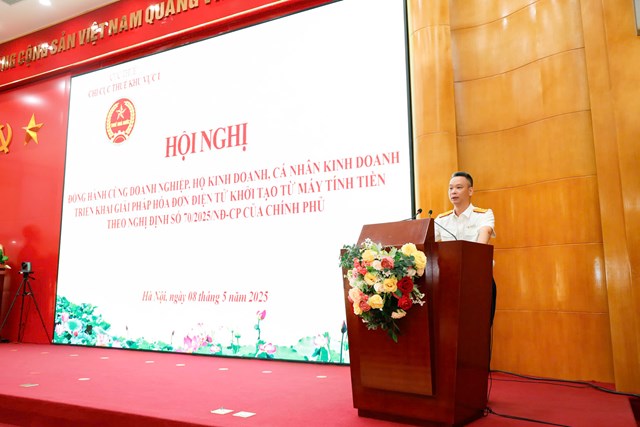 &Ocirc;ng Vũ Mạnh Cường &ndash; Ph&oacute; Cục trưởng Cục Thuế, Chi Cục trưởng Chi Cục Thuế Khu vực 1 ph&aacute;t biểu tại hội nghị.