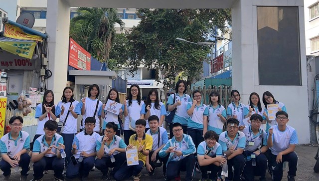 Chuyện hơn 50 thầy c&#244; tuổi teen S&#224;i G&#242;n mang ‘nắng’ l&#234;n cao nguy&#234;n đại ng&#224;n - Ảnh 1