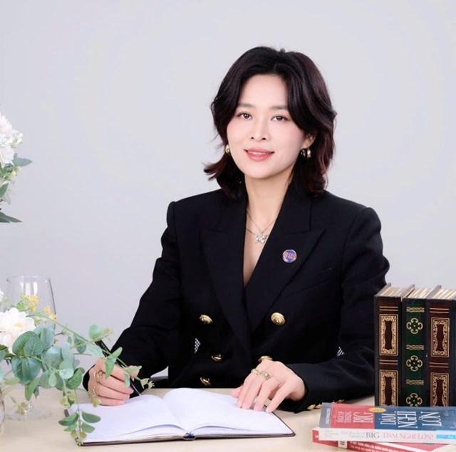 B&agrave; L&ecirc; Dung - Viện trưởng Viện Doanh tr&iacute; (trực thuộc Hội Hợp t&aacute;c ph&aacute;t triển kinh tế Việt Nam - ASEAN): Cần nh&acirc;n l&ecirc;n điển h&igrave;nh những hộ kinh doanh "d&aacute;m lớn"