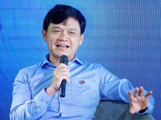 &Ocirc;ng Nguyễn Xu&acirc;n Ph&uacute; - Chủ tịch HĐQT Tập đo&agrave;n SUNHOUSE chia sẻ tại buổi họp b&aacute;o.