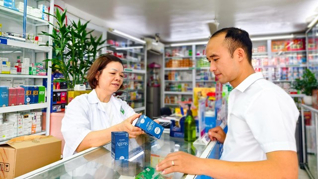Với th&agrave;nh phần tự nhi&ecirc;n, hiệu quả được kiểm chứng khoa học, Alipas &ndash; sản phẩm của Dược phẩm ECO &ndash; hiện c&oacute; mặt tại hơn 25.000 nh&agrave; thuốc v&agrave; gian h&agrave;ng VNVC SHOP to&agrave;n quốc.