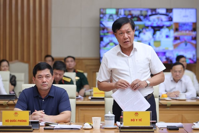 Thứ trưởng Bộ Y tế Đỗ Xu&acirc;n Tuy&ecirc;n: Trong 6 th&aacute;ng đầu năm, đối với lĩnh vực an to&agrave;n thực phẩm, to&agrave;n ng&agrave;nh y tế đ&atilde; kiểm tra tr&ecirc;n 170.000 cơ sở, ph&aacute;t hiện tr&ecirc;n 9.000 cơ sở vi phạm, chiếm 5,2%; xử phạt số tiền tr&ecirc;n 20 tỷ đồng - Ảnh: VGP