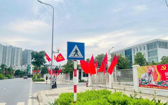 H&#224; Nội rực rỡ cờ hoa ch&#224;o đ&#243;n ng&#224;y ch&#237;nh thức vận h&#224;nh ch&#237;nh quyền địa phương 2 cấp - Ảnh 19