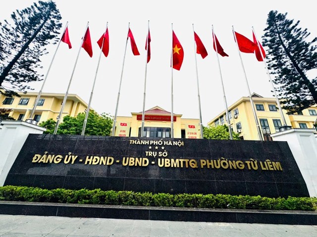 H&#224; Nội rực rỡ cờ hoa ch&#224;o đ&#243;n ng&#224;y ch&#237;nh thức vận h&#224;nh ch&#237;nh quyền địa phương 2 cấp - Ảnh 11