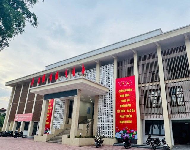 H&#224; Nội rực rỡ cờ hoa ch&#224;o đ&#243;n ng&#224;y ch&#237;nh thức vận h&#224;nh ch&#237;nh quyền địa phương 2 cấp - Ảnh 12