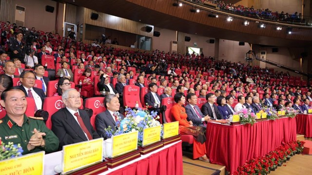 L&atilde;nh đạo, nguy&ecirc;n l&atilde;nh đạo c&aacute;c tỉnh L&acirc;m Đồng, Đắk N&ocirc;ng, B&igrave;nh Thuận tham dự buổi lễ.