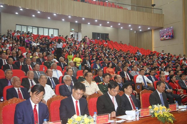 C&aacute;c địa biểu tham dự Lễ c&ocirc;ng bố ở Quảng Ng&atilde;i.