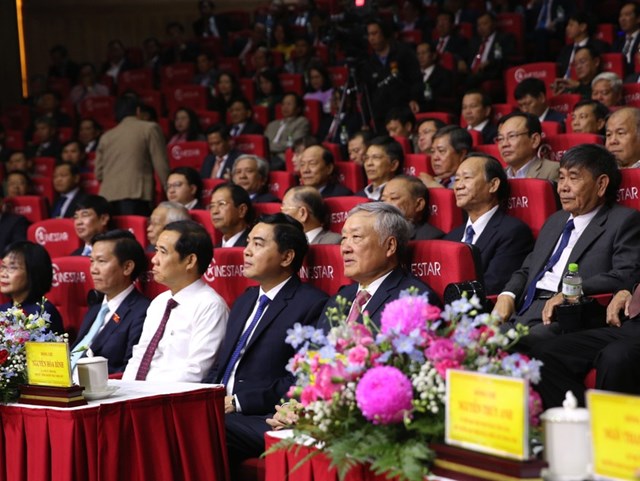 Ủy vi&ecirc;n Bộ Ch&iacute;nh trị, Ph&oacute; Thủ tướng Thường trực Nguyễn Ho&agrave; B&igrave;nh c&ugrave;ng l&atilde;nh đạo c&aacute;c Ban, Bộ, Ng&agrave;nh Trung ương tham dự buổi lễ.