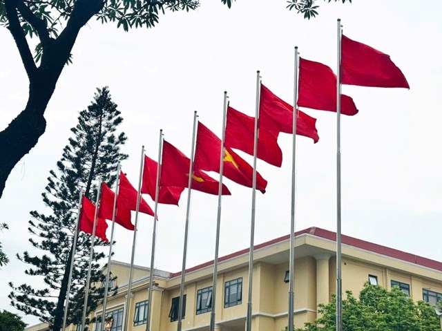 H&#224; Nội rực rỡ cờ hoa ch&#224;o đ&#243;n ng&#224;y ch&#237;nh thức vận h&#224;nh ch&#237;nh quyền địa phương 2 cấp - Ảnh 15