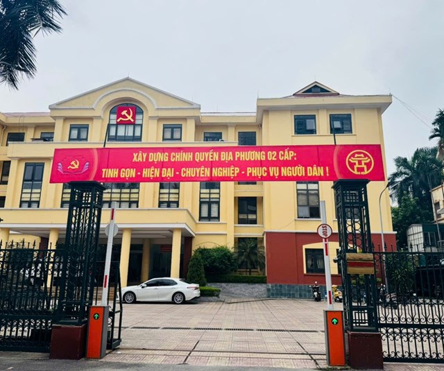 H&#224; Nội rực rỡ cờ hoa ch&#224;o đ&#243;n ng&#224;y ch&#237;nh thức vận h&#224;nh ch&#237;nh quyền địa phương 2 cấp - Ảnh 10
