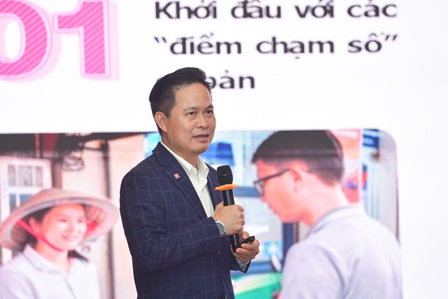 Tại Hội nghị, &ocirc;ng Nguyễn B&aacute; Diệp, Đồng s&aacute;ng lập Tập đo&agrave;n C&ocirc;ng nghệ T&agrave;i ch&iacute;nh MoMo đ&atilde; giới thiệu bộ giải ph&aacute;p t&agrave;i ch&iacute;nh d&agrave;nh cho tiểu thương v&agrave; hộ kinh doanh c&aacute; thể.