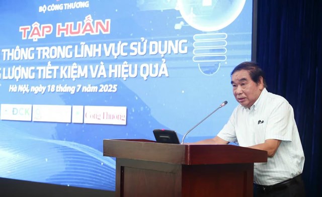 Ông Nguyễn Đình Hiệp thông tin tại Hội nghị tập huấn